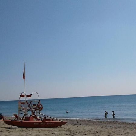 Larte Al Mare Vicino Spiaggia Con Ac E Wifi Apartman Savona Kültér fotó