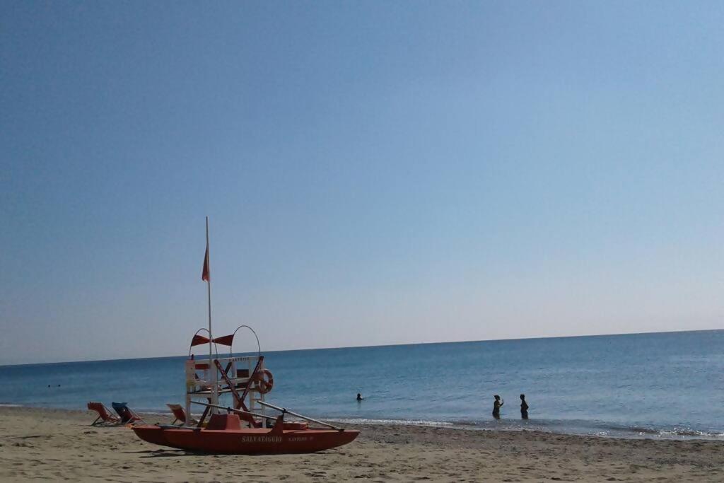 Larte Al Mare Vicino Spiaggia Con Ac E Wifi Apartman Savona Kültér fotó