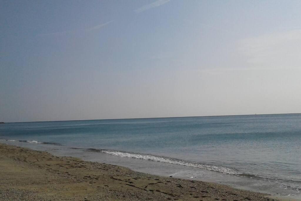 Larte Al Mare Vicino Spiaggia Con Ac E Wifi Apartman Savona Kültér fotó