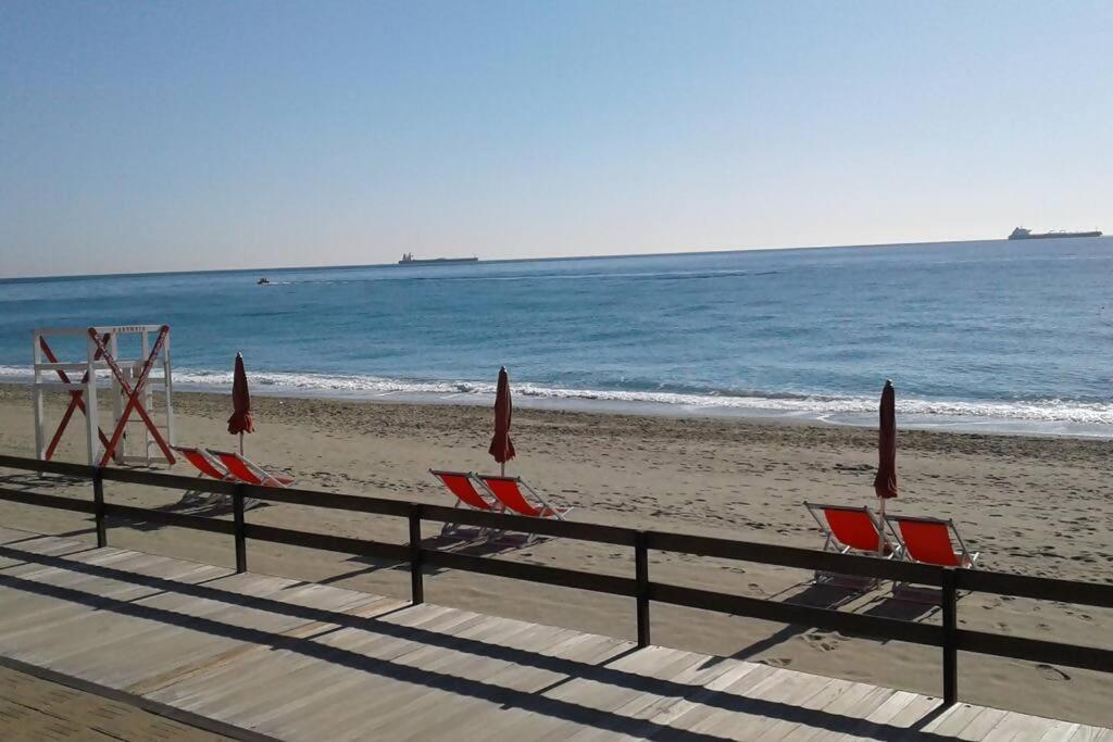Larte Al Mare Vicino Spiaggia Con Ac E Wifi Apartman Savona Kültér fotó