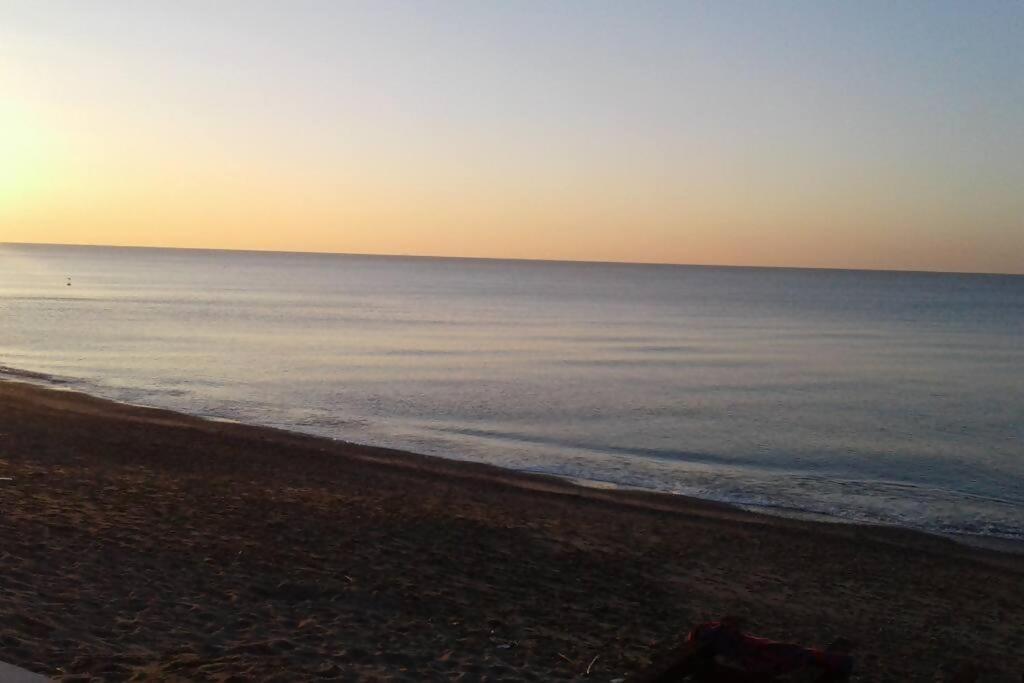 Larte Al Mare Vicino Spiaggia Con Ac E Wifi Apartman Savona Kültér fotó
