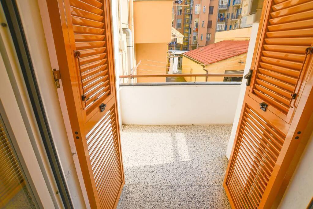 Larte Al Mare Vicino Spiaggia Con Ac E Wifi Apartman Savona Kültér fotó